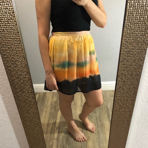 Beautiful women’s summer skirt! - Picture 3 of 11